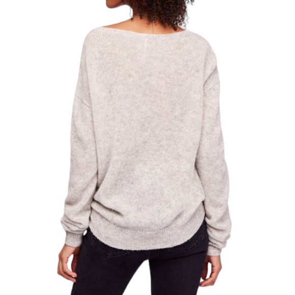 Free People Gray & White Gossamer Alpaca Oversized V-Neck Sweater - S + - Picture 3 of 15